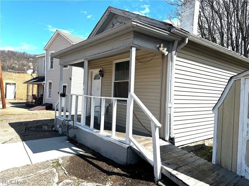 708 Jackson Street, Liverpool, OH 43920 Photo 3