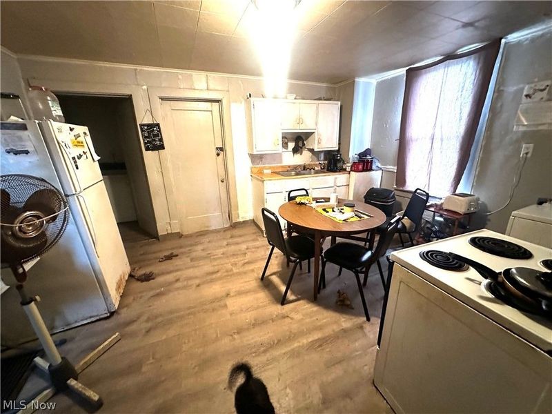 708 Jackson Street, Liverpool, OH 43920 Photo 5