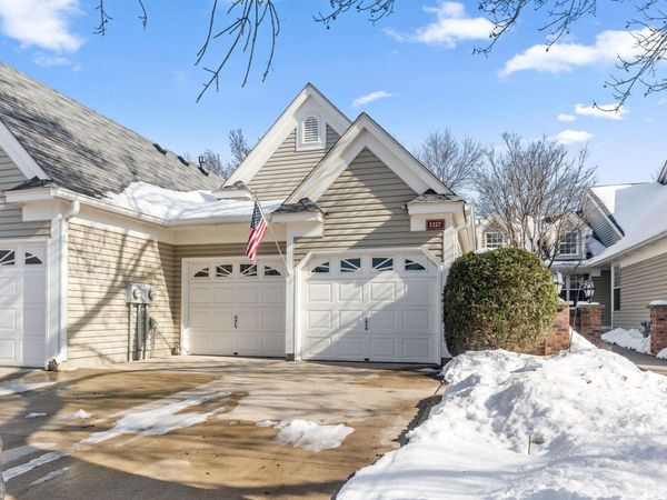 1217 Pond View Lane, White Bear Lake, MN 55110