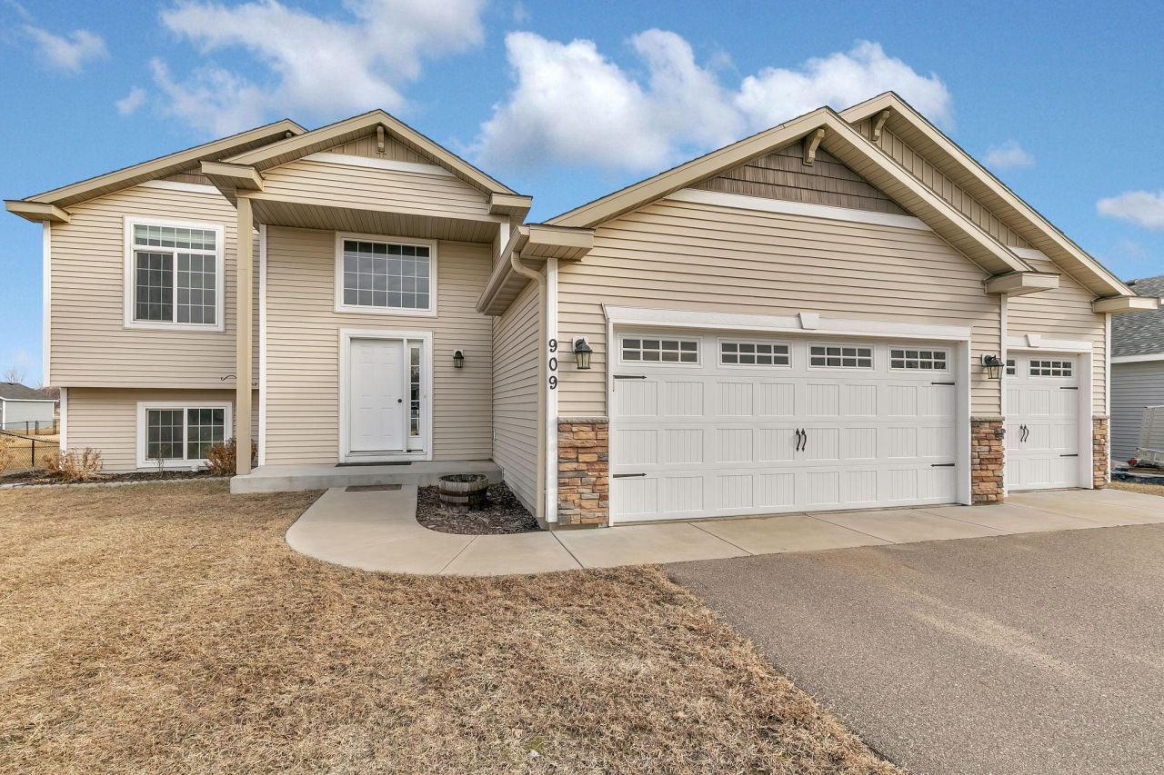 909 4th Street Ne, Rice, MN 56367 Main Photo