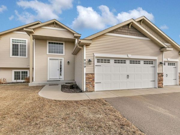 909 4th Street NE, Rice, MN 56367