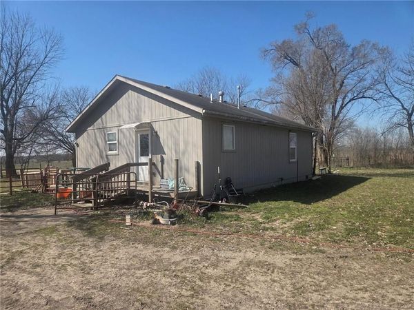 5528 W 367th Street, Louisburg, KS 66053