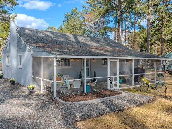 184 Hazelwood Dr, URBANNA, VA 23175