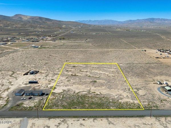 4815 Deodar Street, Silver Springs, NV 89429