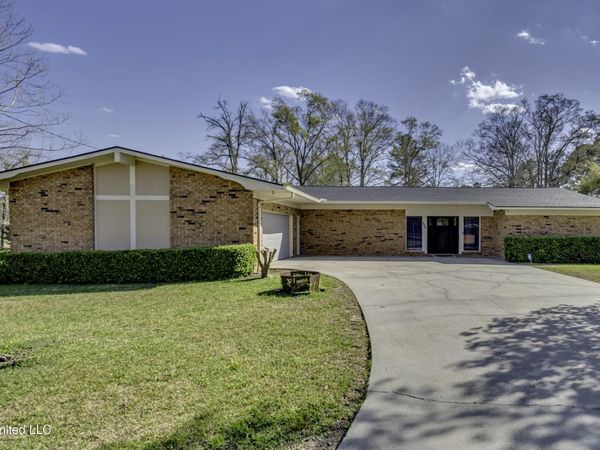 306 Hancock Drive, Taylorsville, MS 39168