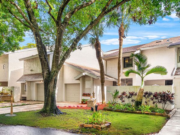 6595 Parkview Drive, Unit D, Boca Raton, FL 33433