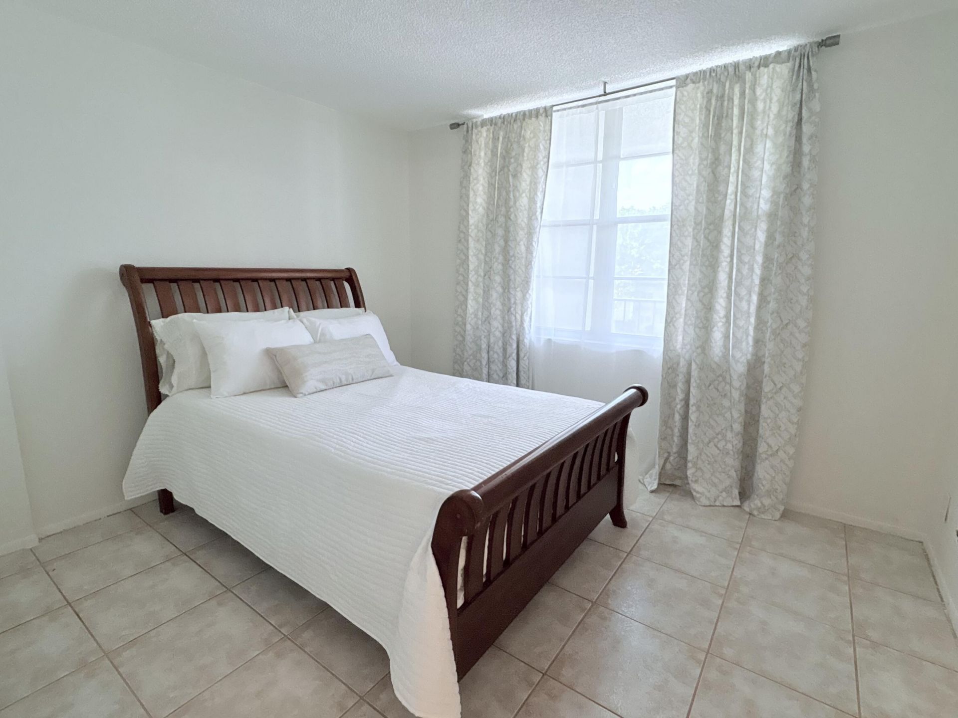 2650 NW 49th Avenue, Unit 327, Lauderdale Lakes, FL 33313 Photo
