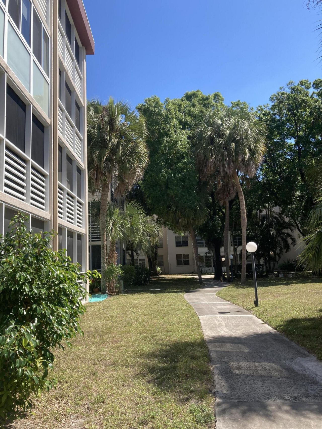 2650 NW 49th Avenue, Unit 327, Lauderdale Lakes, FL 33313 Photo