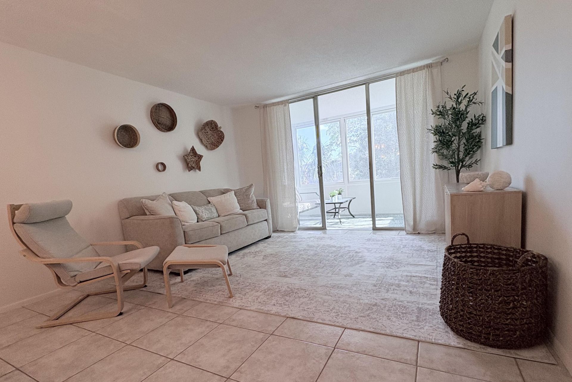 2650 NW 49th Avenue, Unit 327, Lauderdale Lakes, FL 33313 Photo