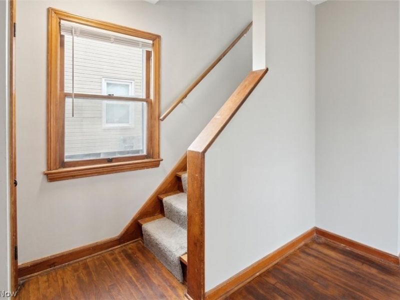 9504 S Highland Avenue, Garfield Heights, OH 44125 Photo 12