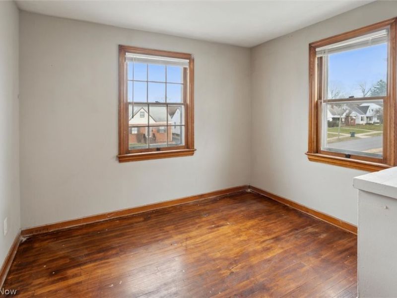 9504 S Highland Avenue, Garfield Heights, OH 44125 Photo 13