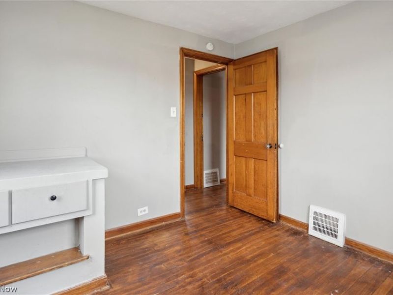 9504 S Highland Avenue, Garfield Heights, OH 44125 Photo 15