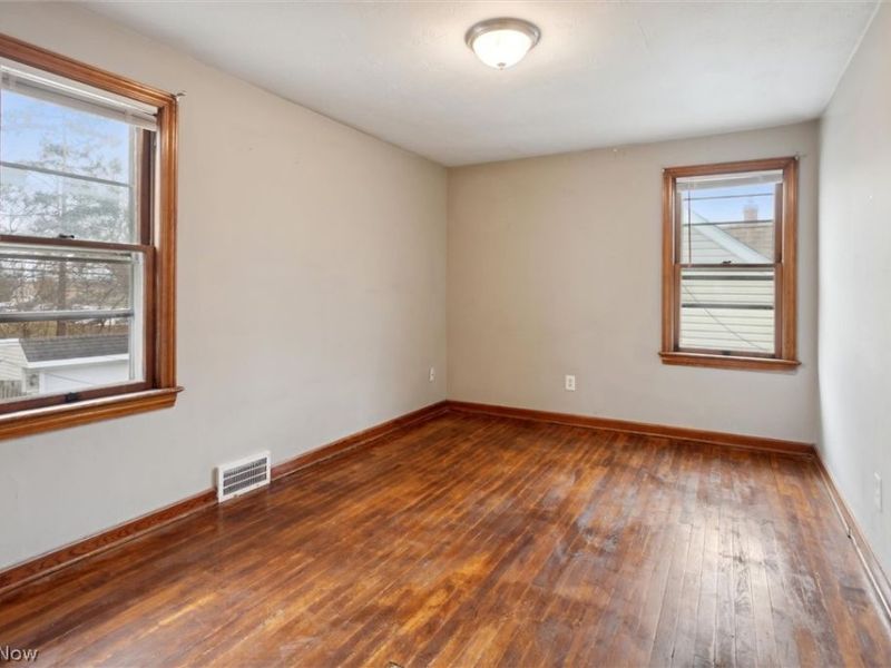 9504 S Highland Avenue, Garfield Heights, OH 44125 Photo 18