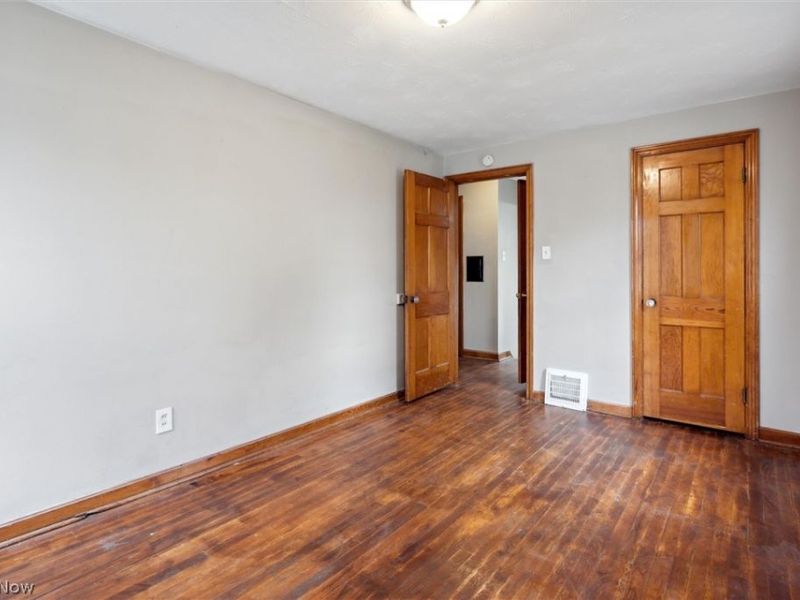 9504 S Highland Avenue, Garfield Heights, OH 44125 Photo 19