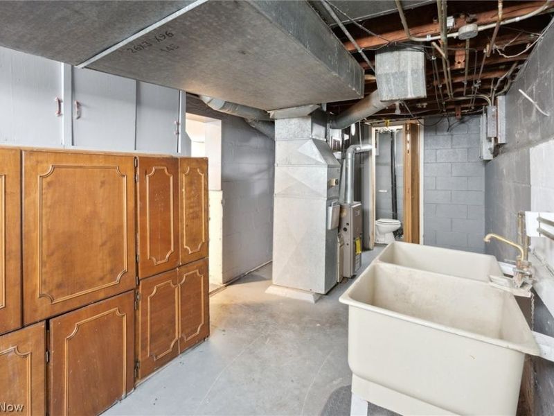 9504 S Highland Avenue, Garfield Heights, OH 44125 Photo 22