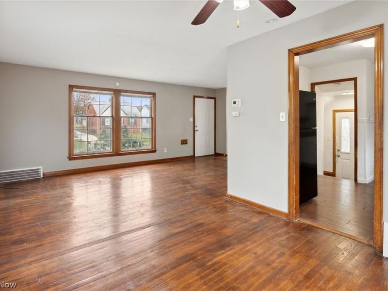 9504 S Highland Avenue, Garfield Heights, OH 44125 Photo 7