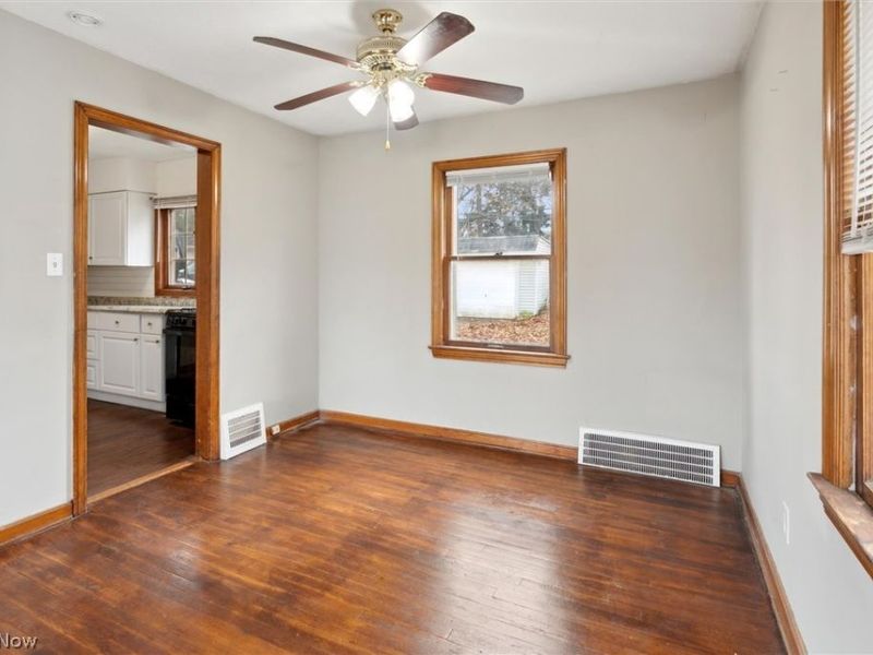 9504 S Highland Avenue, Garfield Heights, OH 44125 Photo 8