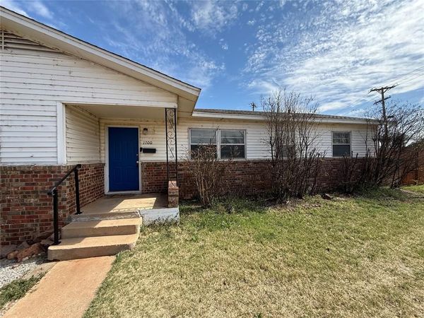 1700 N Lee Street, Altus, OK 73521