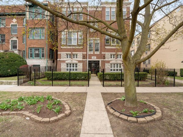 1237 W Farwell Avenue, Unit 2E, Chicago, IL 60626
