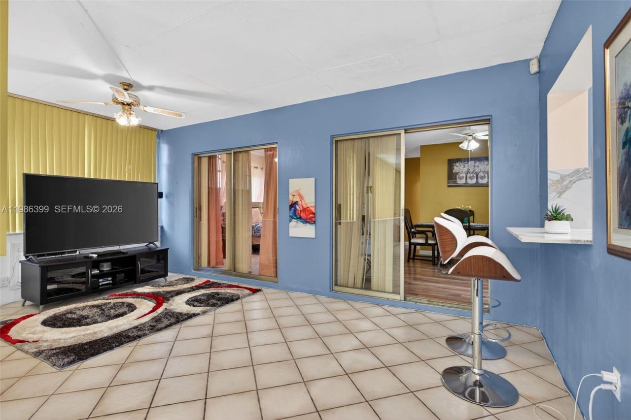 6719 NW 70th Ct, Tamarac, FL 33321 Photo