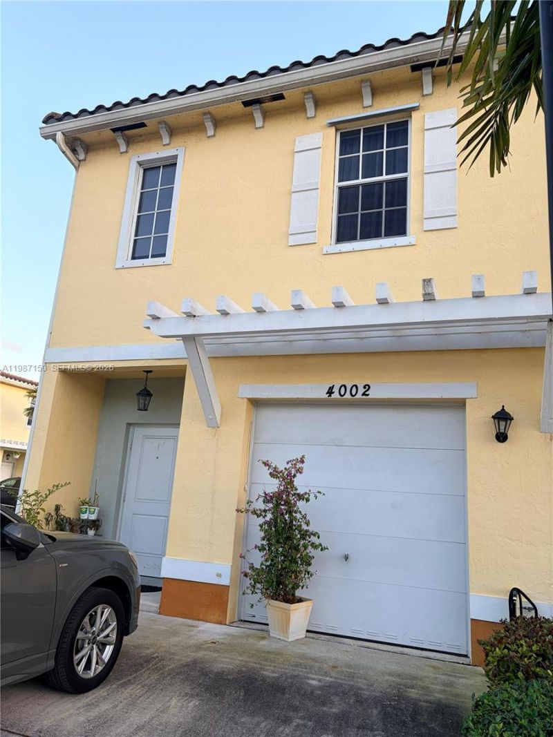 4002 NW 11th Dr, Plantation, FL 33313 Photo