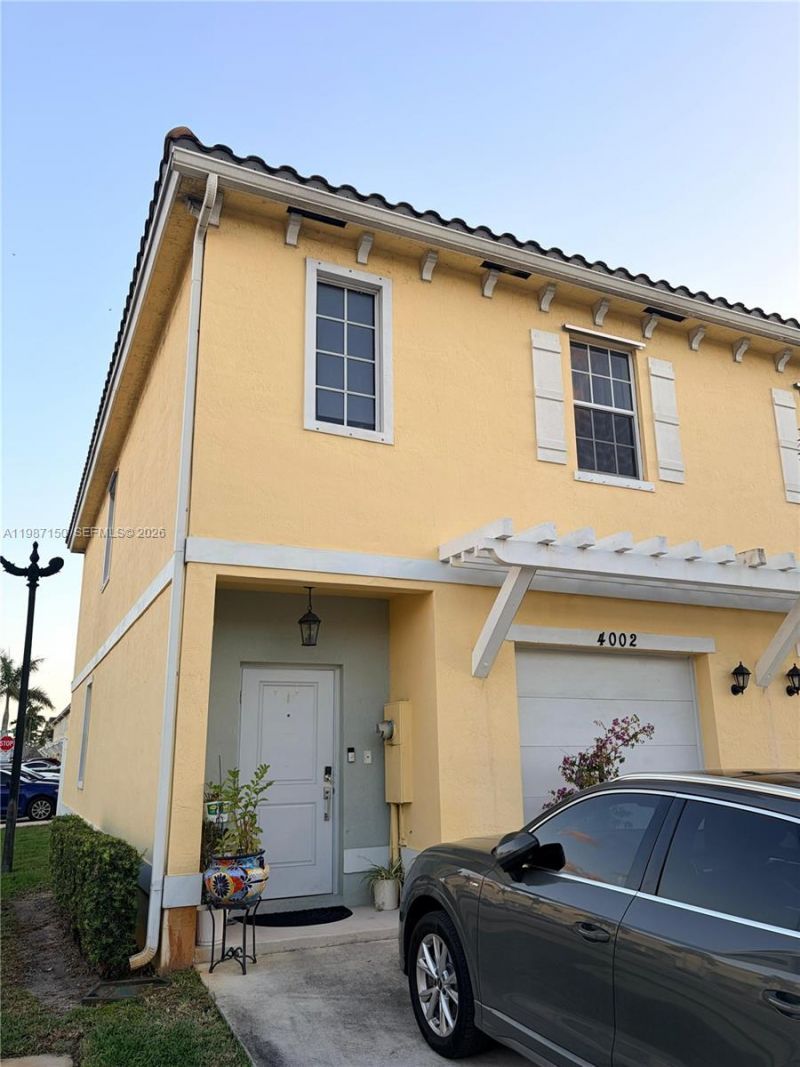4002 NW 11th Dr, Plantation, FL 33313 Photo