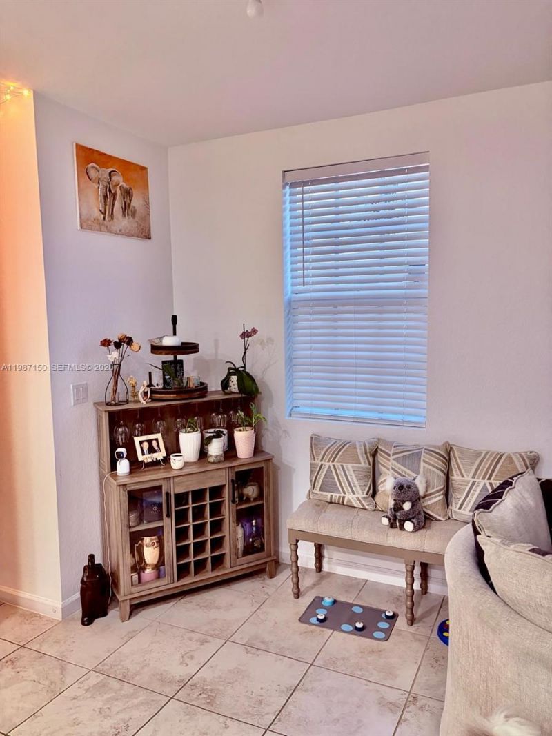 4002 NW 11th Dr, Plantation, FL 33313 Photo