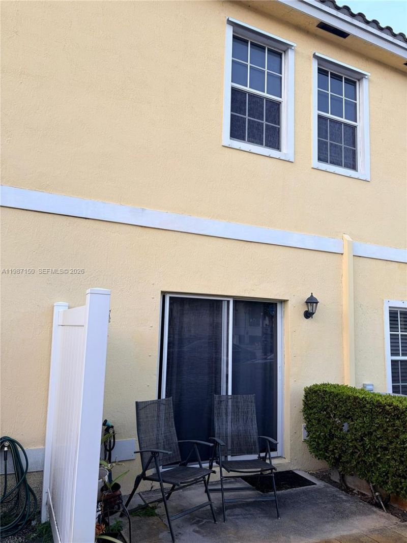 4002 NW 11th Dr, Plantation, FL 33313 Photo