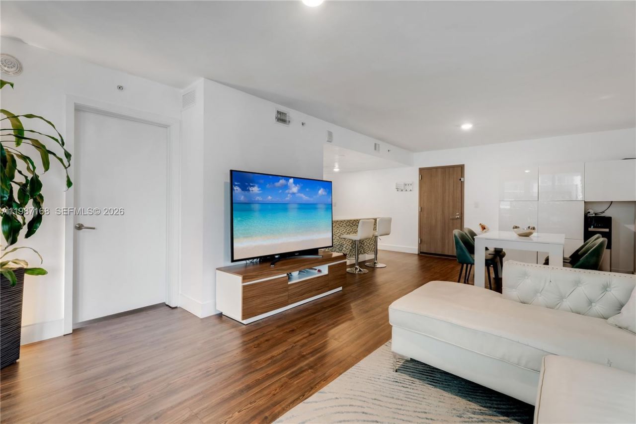 9261 E Bay Harbor Dr, Unit 607, Bay Harbor Islands, FL 33154 Photo