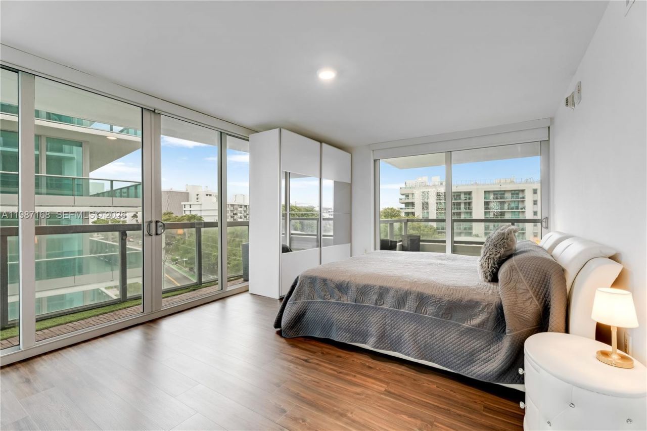 9261 E Bay Harbor Dr, Unit 607, Bay Harbor Islands, FL 33154 Photo