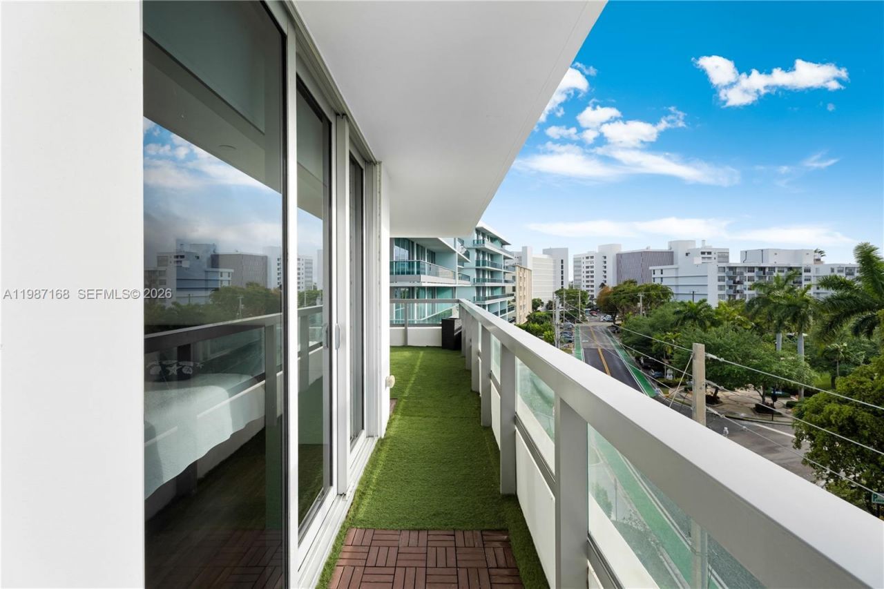 9261 E Bay Harbor Dr, Unit 607, Bay Harbor Islands, FL 33154 Photo