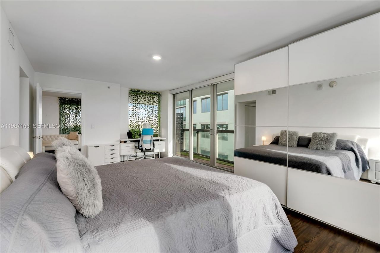 9261 E Bay Harbor Dr , Unit 607, Bay Harbor Islands, FL 33154 Photo