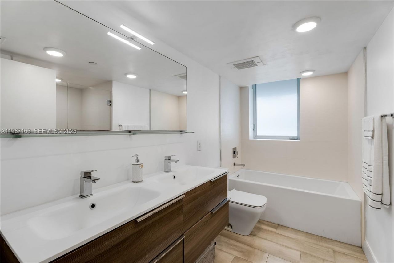 9261 E Bay Harbor Dr , Unit 607, Bay Harbor Islands, FL 33154 Photo