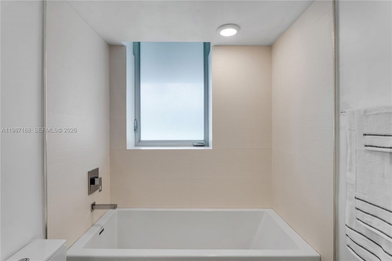 9261 E Bay Harbor Dr , Unit 607, Bay Harbor Islands, FL 33154 Photo