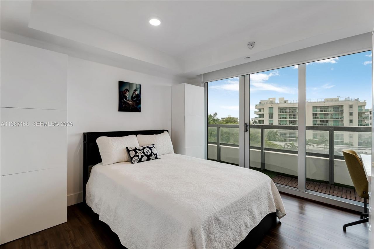 9261 E Bay Harbor Dr, Unit 607, Bay Harbor Islands, FL 33154 Photo