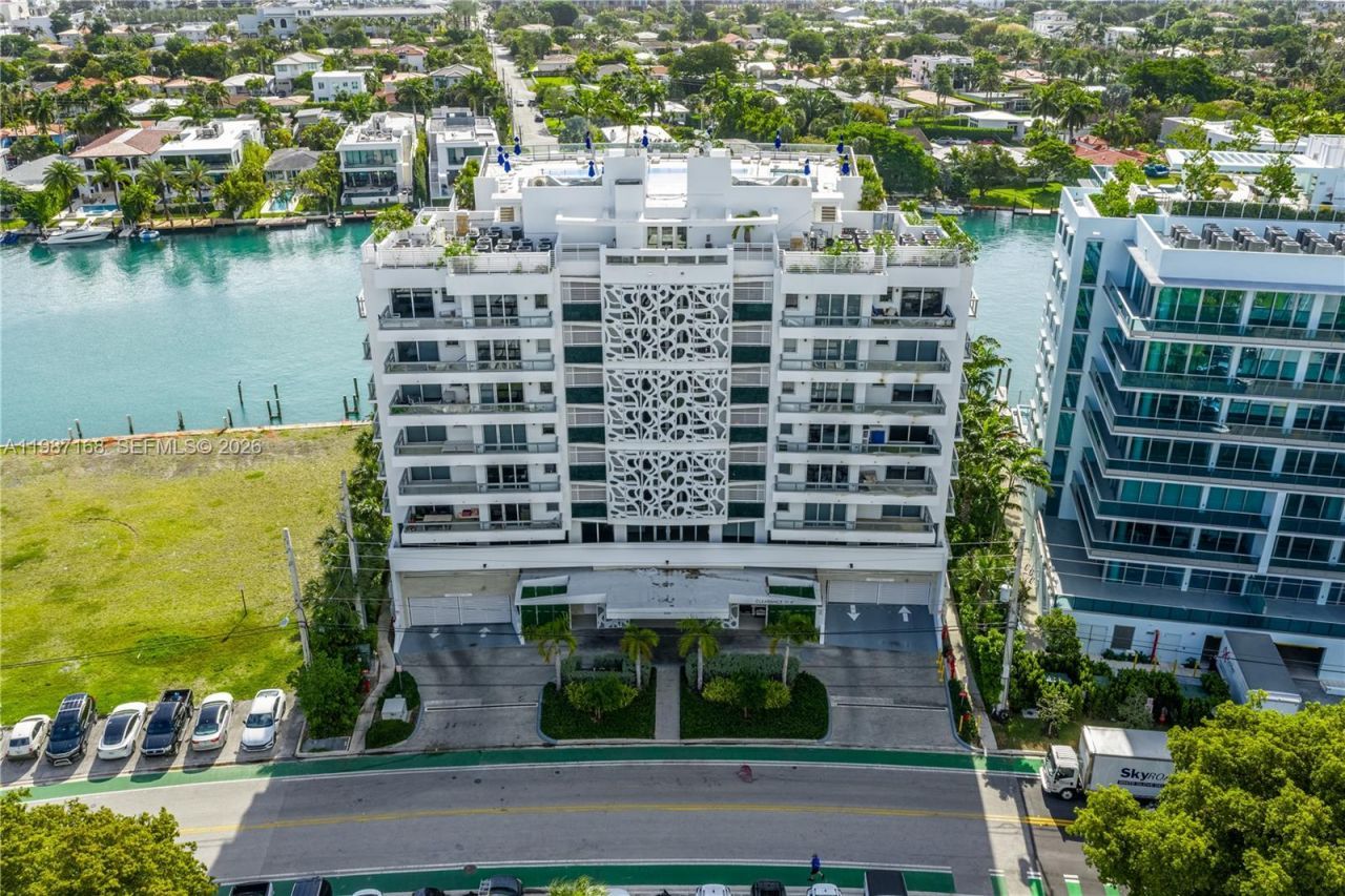 9261 E Bay Harbor Dr, Unit 607, Bay Harbor Islands, FL 33154 Photo