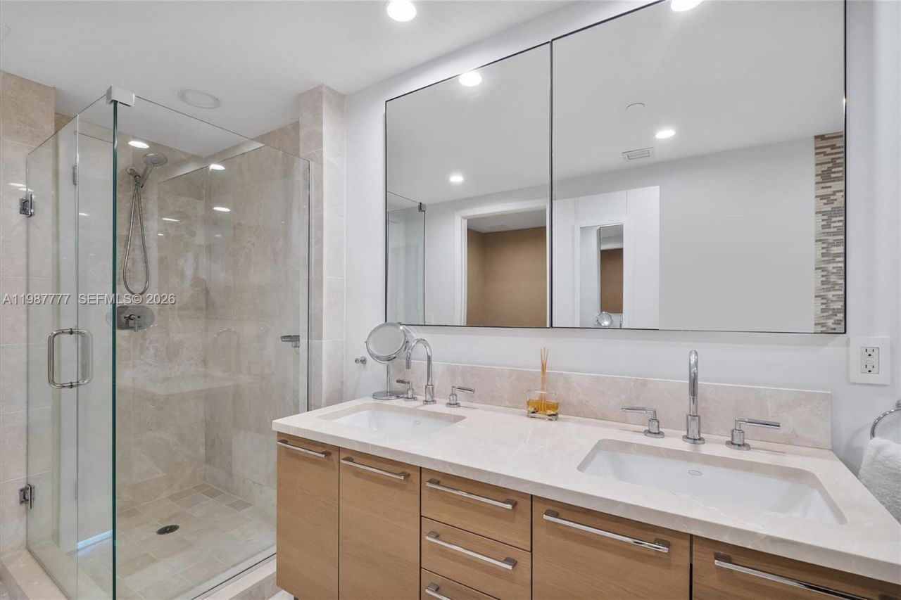 17001 Collins Ave, Unit 2702, Sunny Isles Beach, FL 33160 Photo