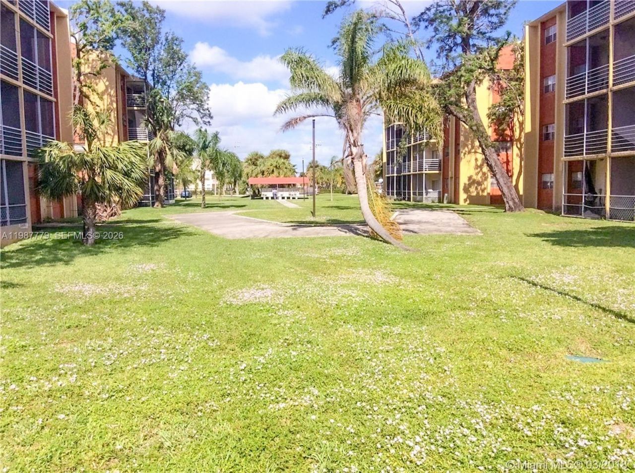 3610 NW 21st St , Unit 104, Lauderdale Lakes, FL 33311 Photo