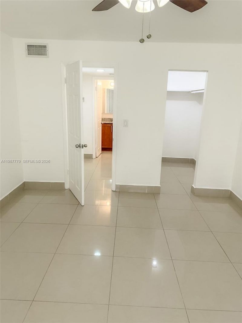 3610 NW 21st St , Unit 104, Lauderdale Lakes, FL 33311 Photo