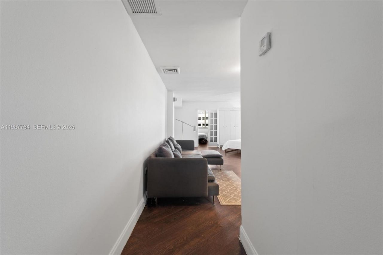 801 Brickell Bay Dr , Unit 361, Miami, FL 33131 Photo