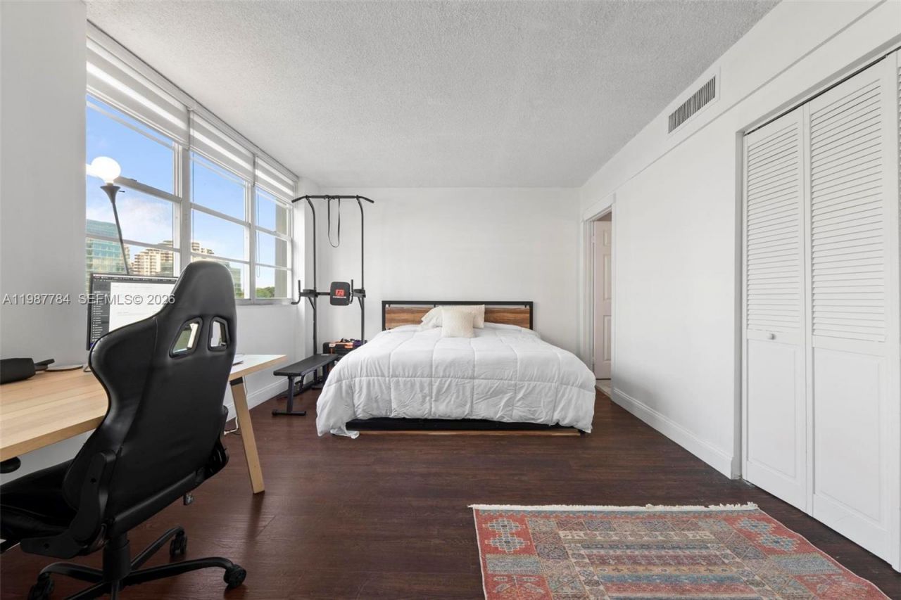 801 Brickell Bay Dr, Unit 361, Miami, FL 33131 Photo