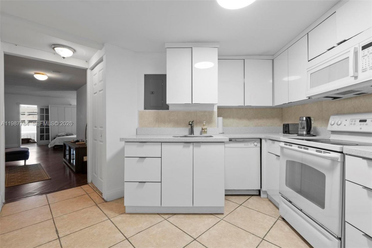 801 Brickell Bay Dr, Unit 361, Miami, FL 33131 Photo