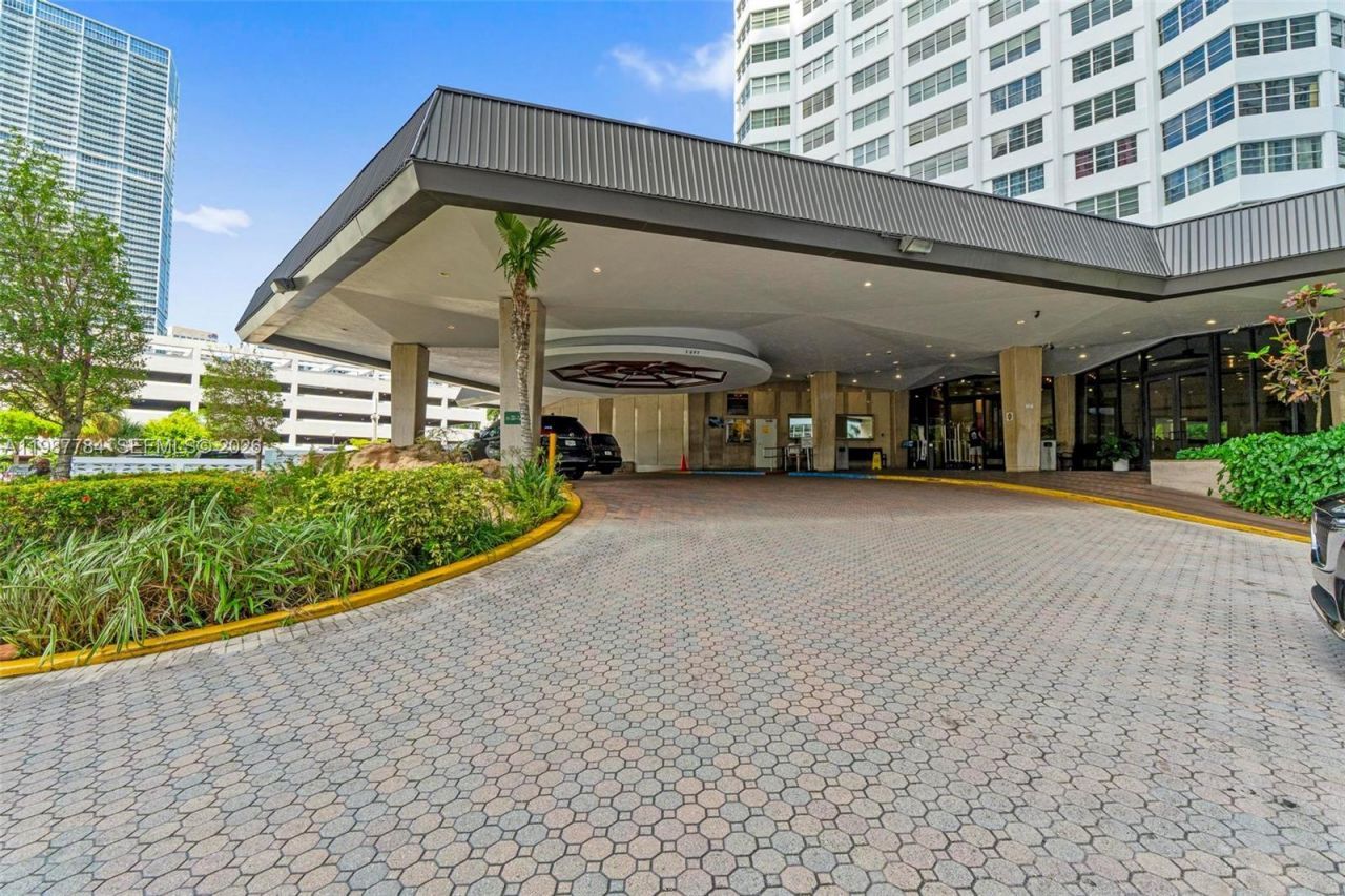 801 Brickell Bay Dr, Unit 361, Miami, FL 33131 Photo