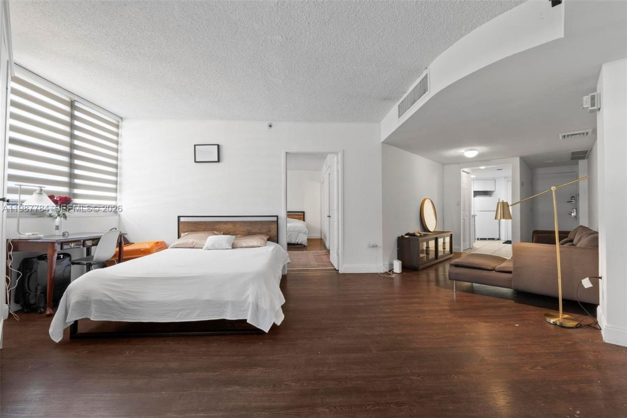 801 Brickell Bay Dr , Unit 361, Miami, FL 33131 Photo