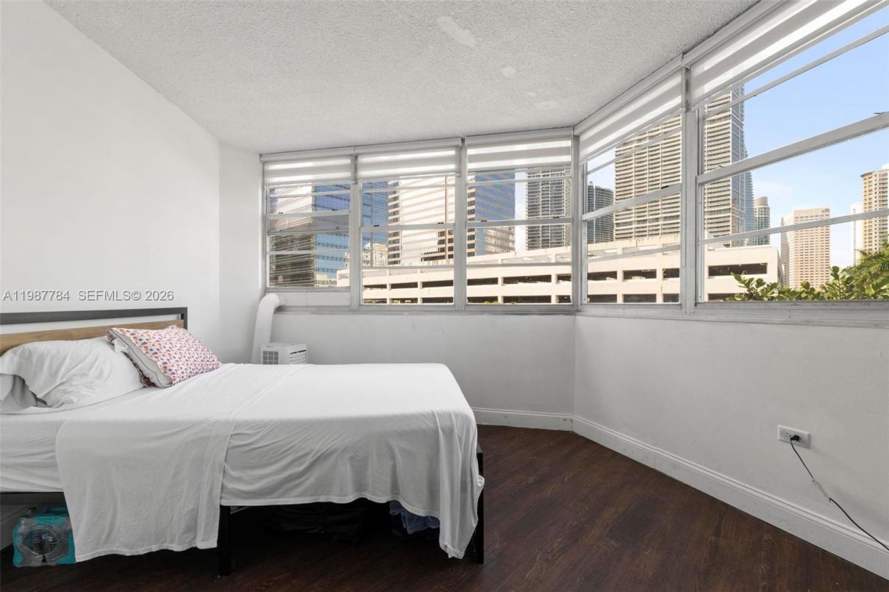 801 Brickell Bay Dr , Unit 361, Miami, FL 33131 Photo