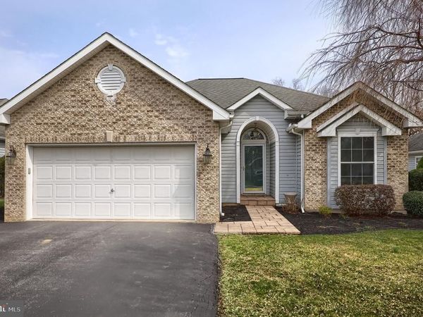8 LONGWOOD DRIVE , MECHANICSBURG, PA 17050