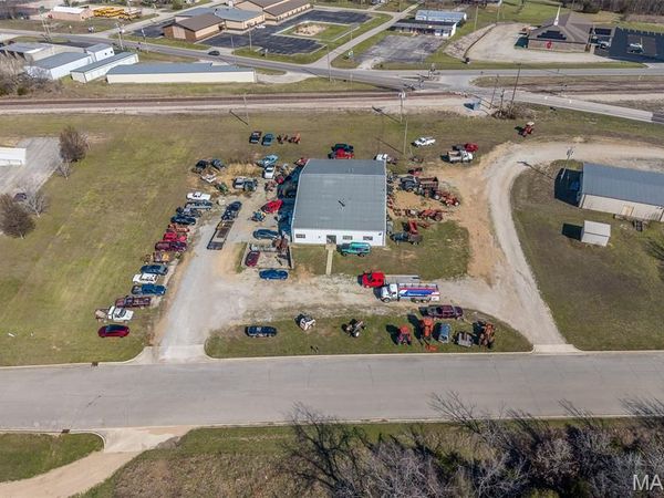 2 Industrial Road , Richland, MO 65556