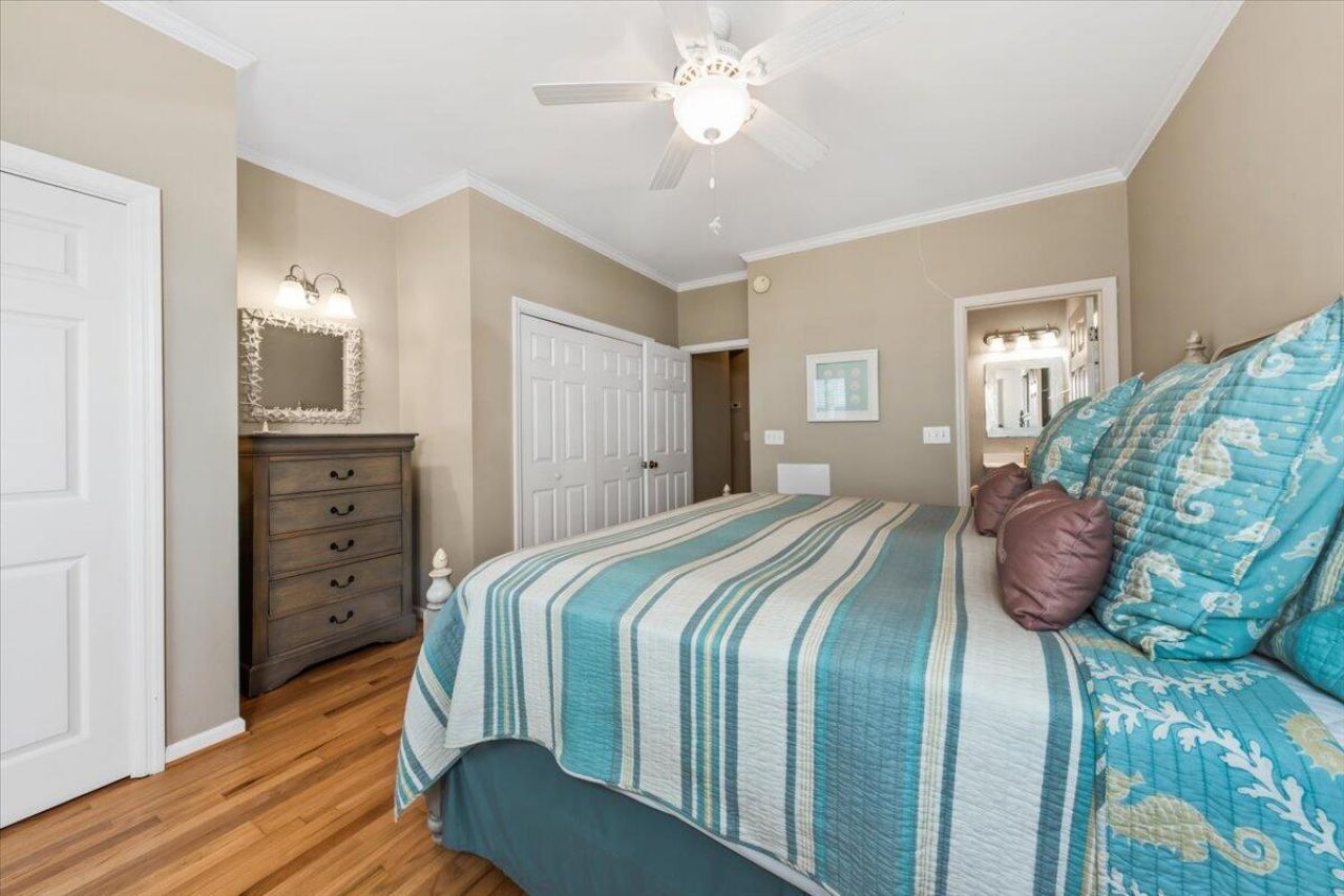 3004 Point Street Photo 16