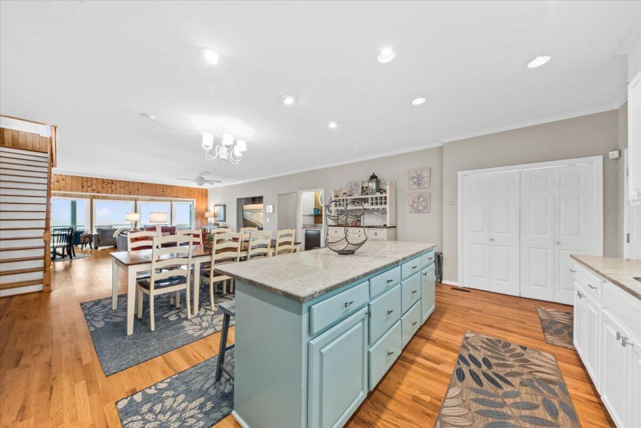 3004 Point Street Photo 22