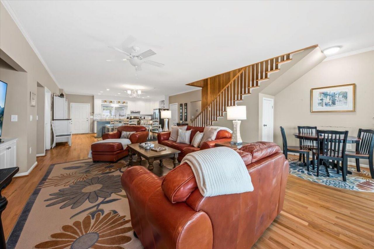 3004 Point Street Photo 31